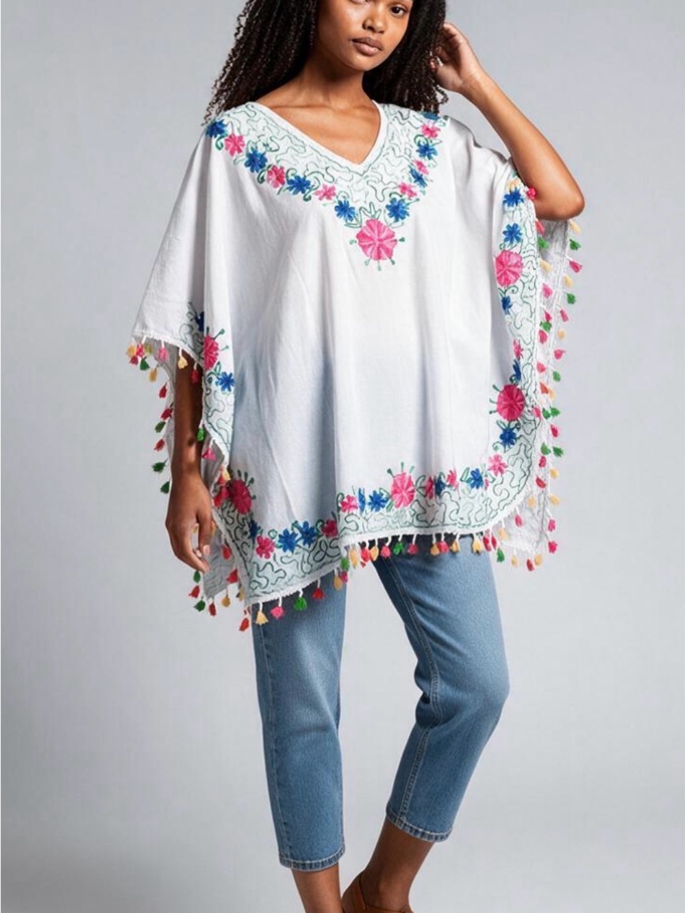 Sante’ Classic White Embroidered V-Neck Boho Tunic with Multicolor Tassels